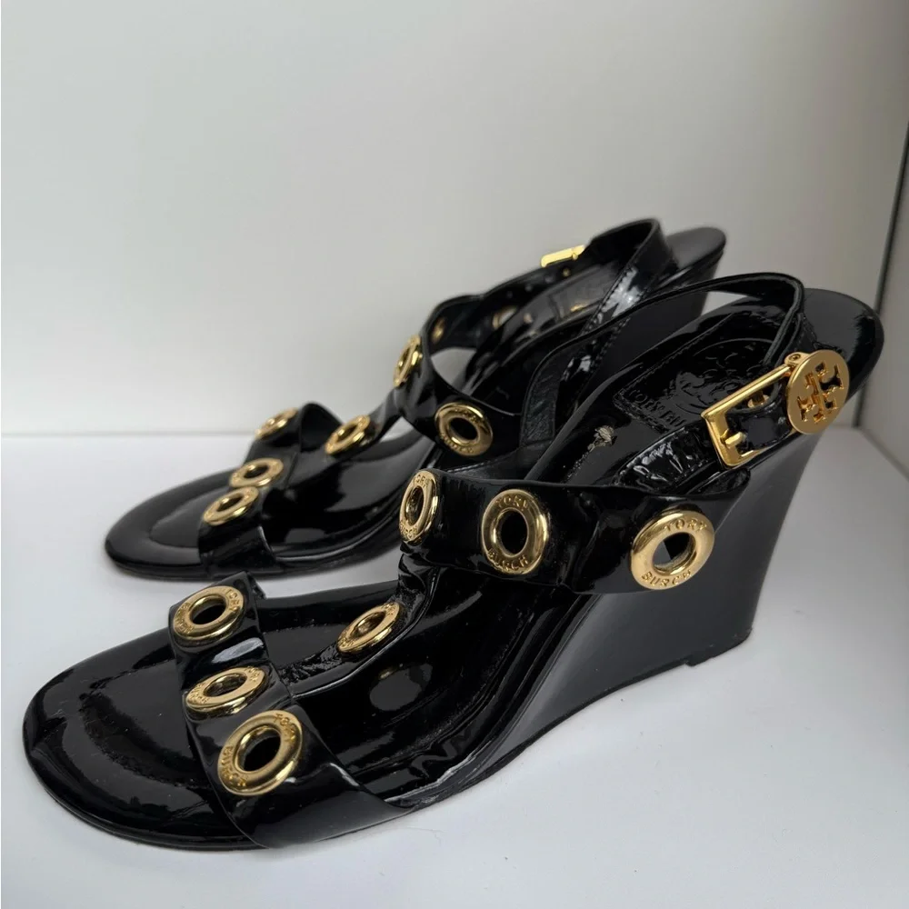 TORY BURCH Kathryn Black Patent Leather Gold Rivet Wedge Heel‎ Sandals Size 7.5